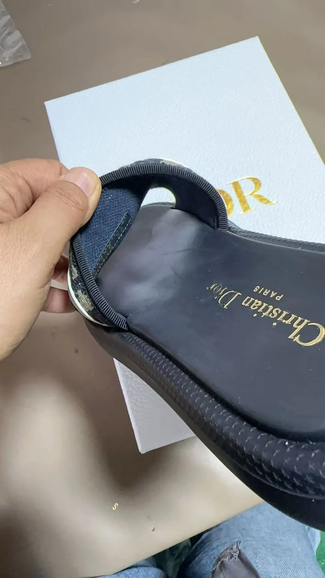 👟👟Ex-factory price 360👟👟 Dior Dior spring and summer catwalk newly upgraded sandal series classic thick-soled sandals original 1:1 development soft and delicate foot feel extremely comfortable versatile style original foam outsole 💝💝💝easy to control, 3 colors available, medium size 35-40 (41-42 customized)